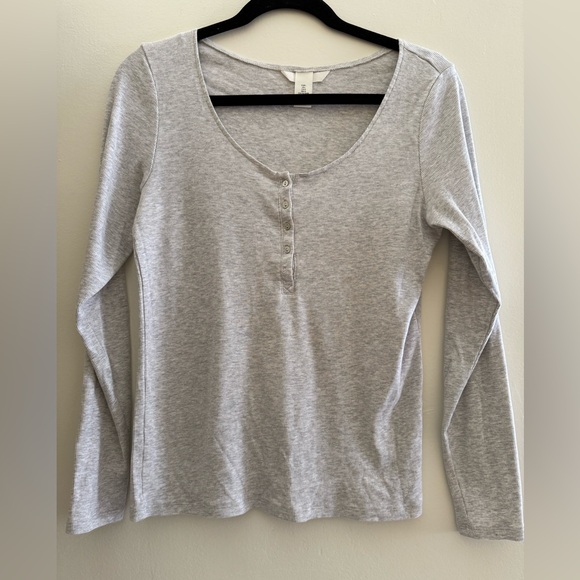 H&M Gray Long Sleeve Women's Top - Picture 2 of 5